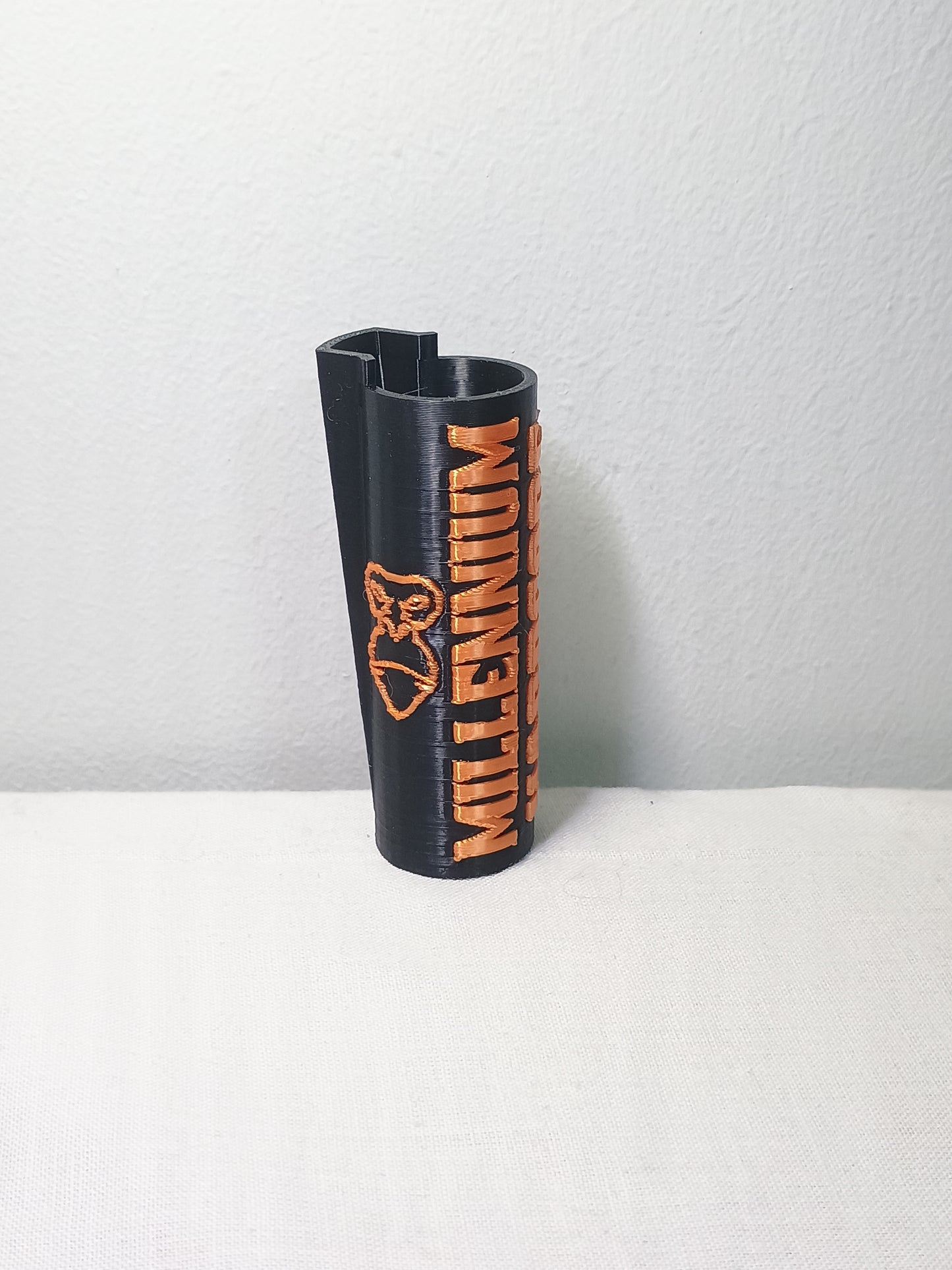 Funda de mechero Millennium Hardcore